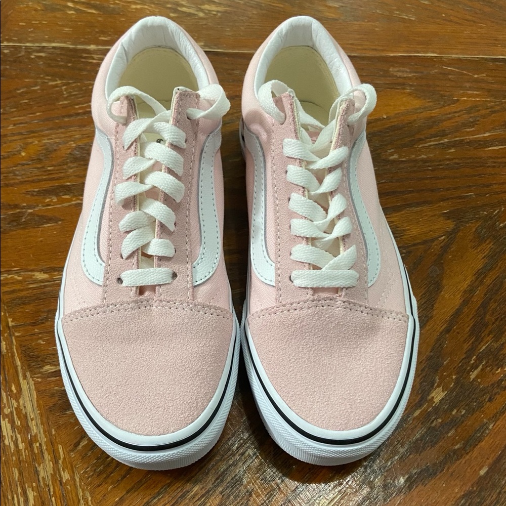 NEW never worn Pink old skool vans size 5.5